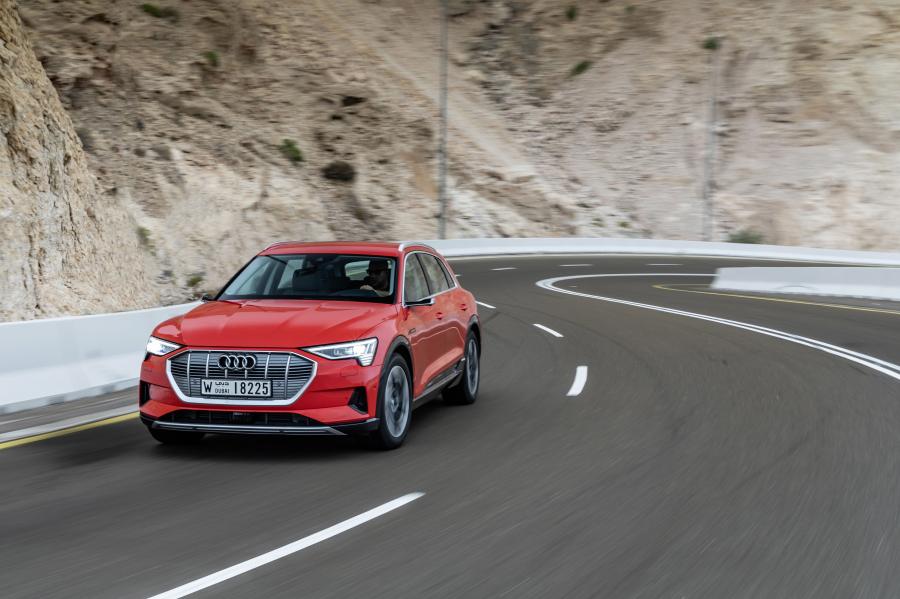  Audi e-tron 55 Quattro 2019 года  (WW) (фото 217 из 452)